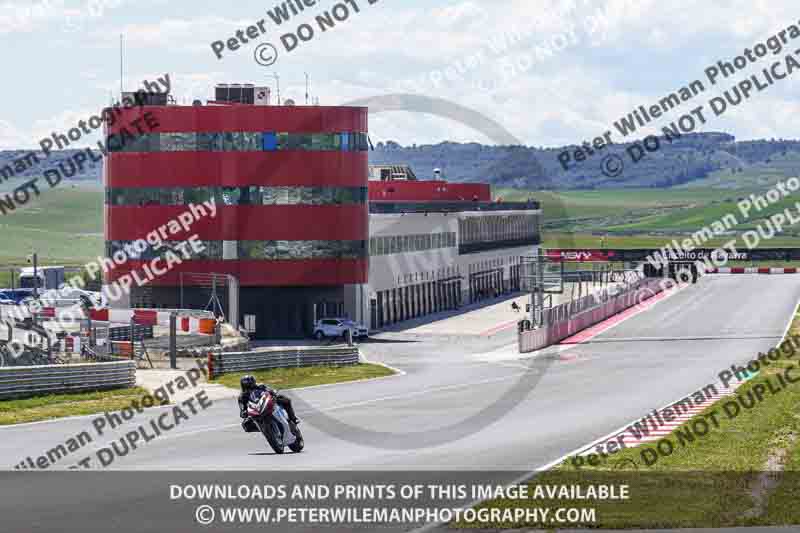 cadwell no limits trackday;cadwell park;cadwell park photographs;cadwell trackday photographs;enduro digital images;event digital images;eventdigitalimages;navarra;no limits trackdays;peter wileman photography;racing digital images;trackday digital images;trackday photos